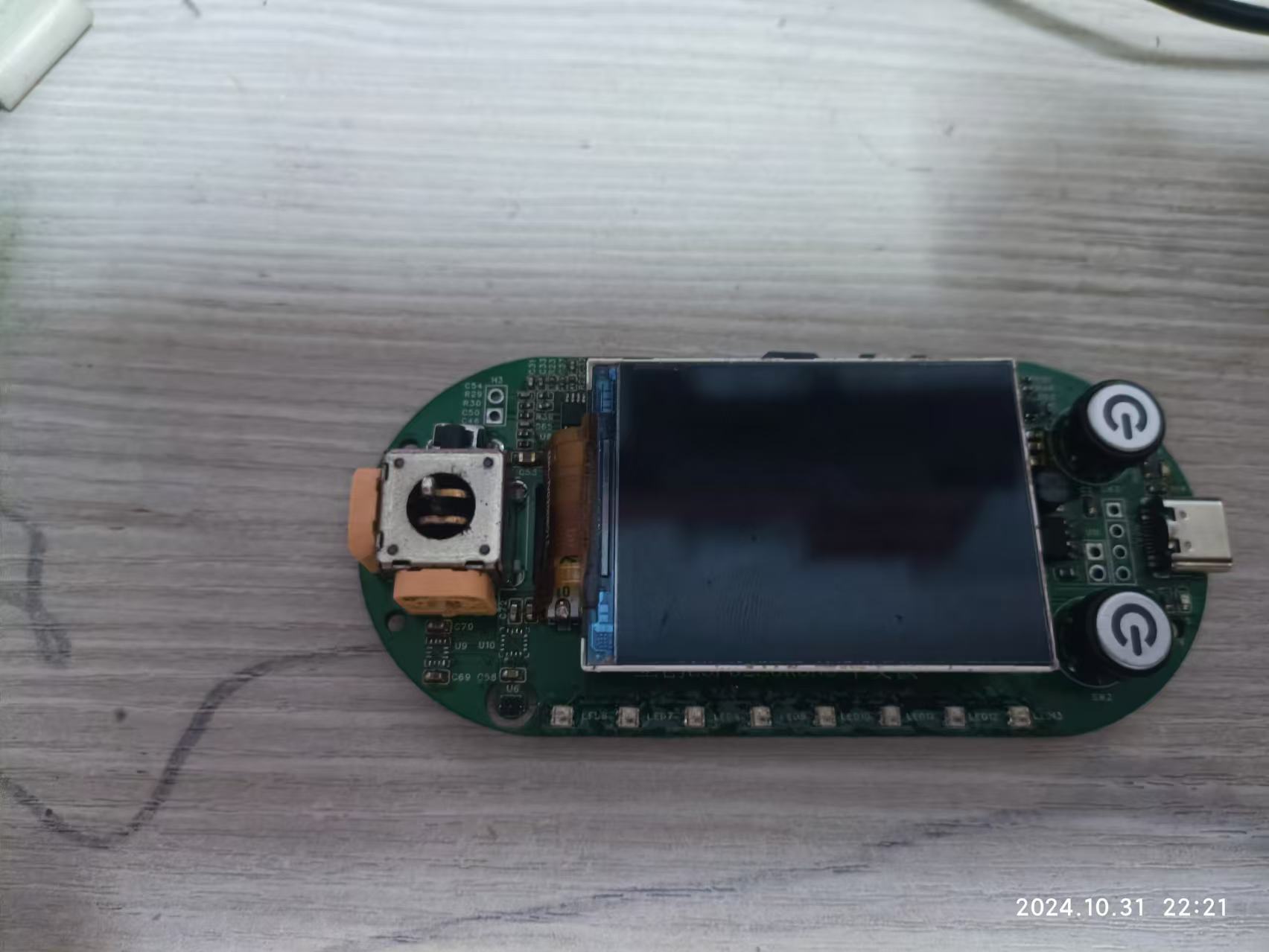基于ESP32S3R8N8开发板多功能游戏掌机 - 立创开源硬件平台