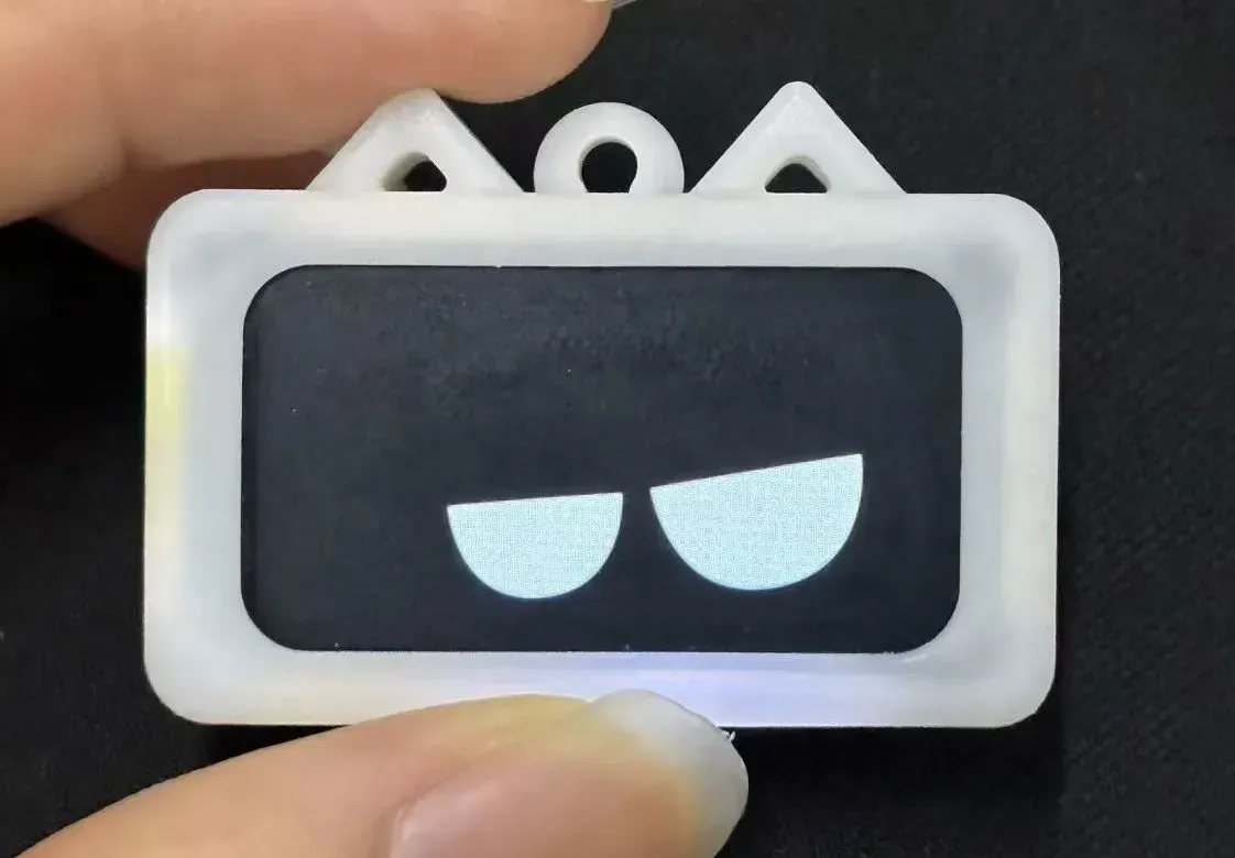 ESP32C3超迷你低功耗表情挂件