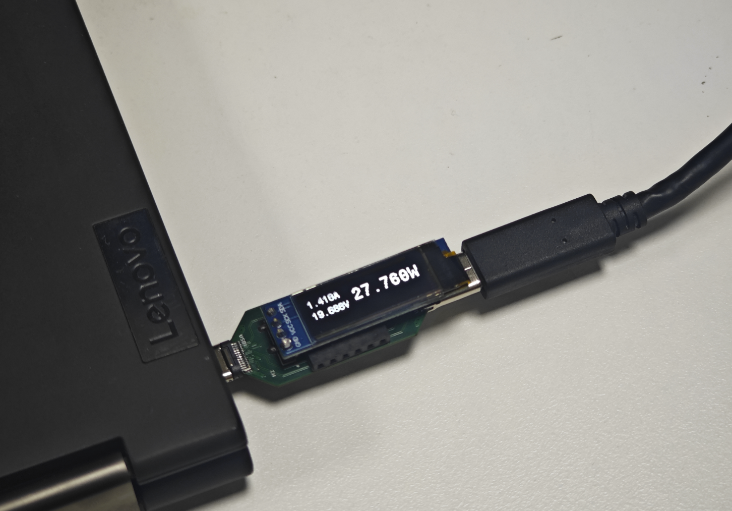 Type-C 版本实测，可到到 340MB/s 数据传输速度并驱动 4k 60Hz 显示器