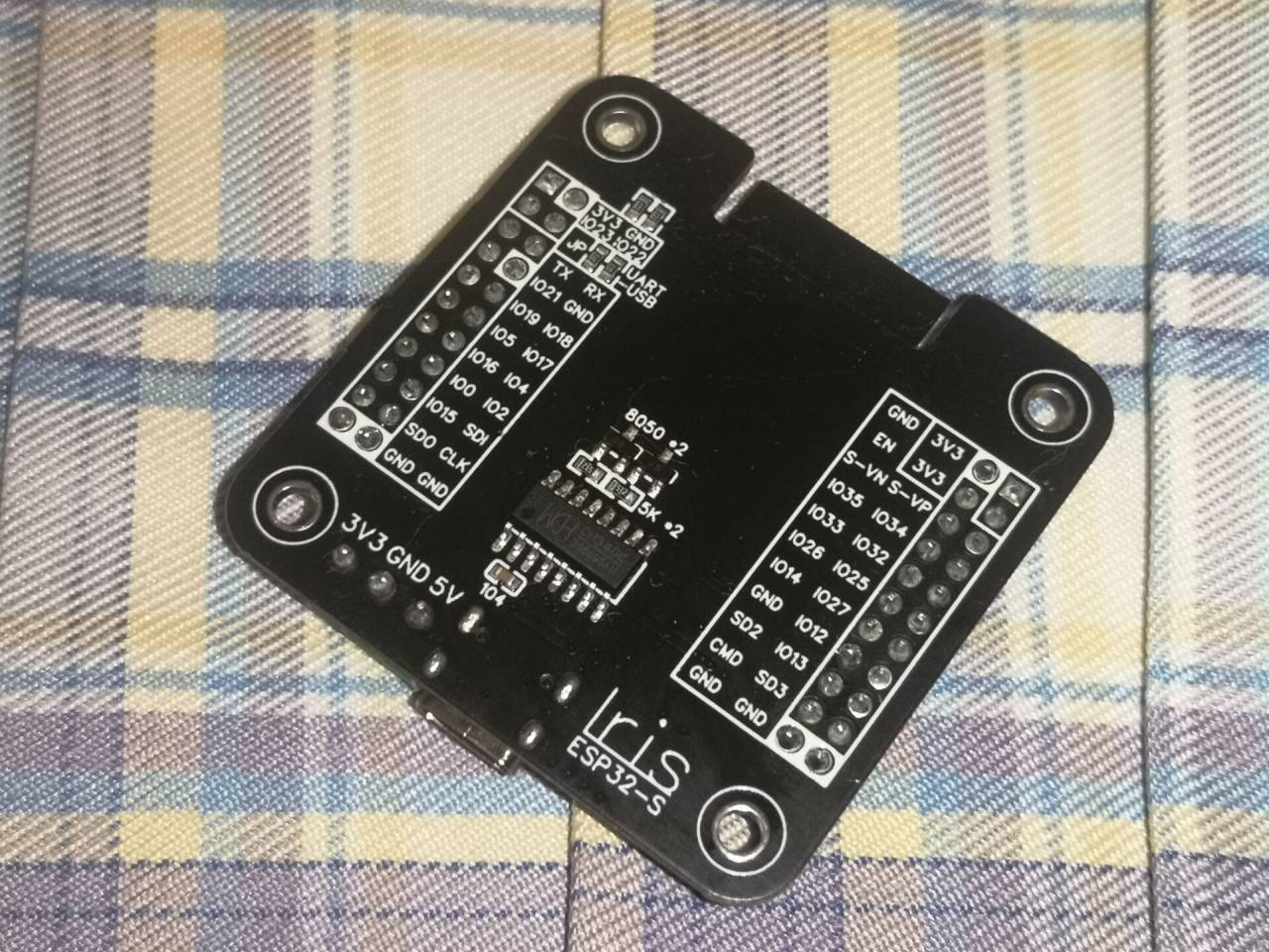 鸢尾立方::ESP32 系列模块开发板 V1 - 立创开源硬件平台