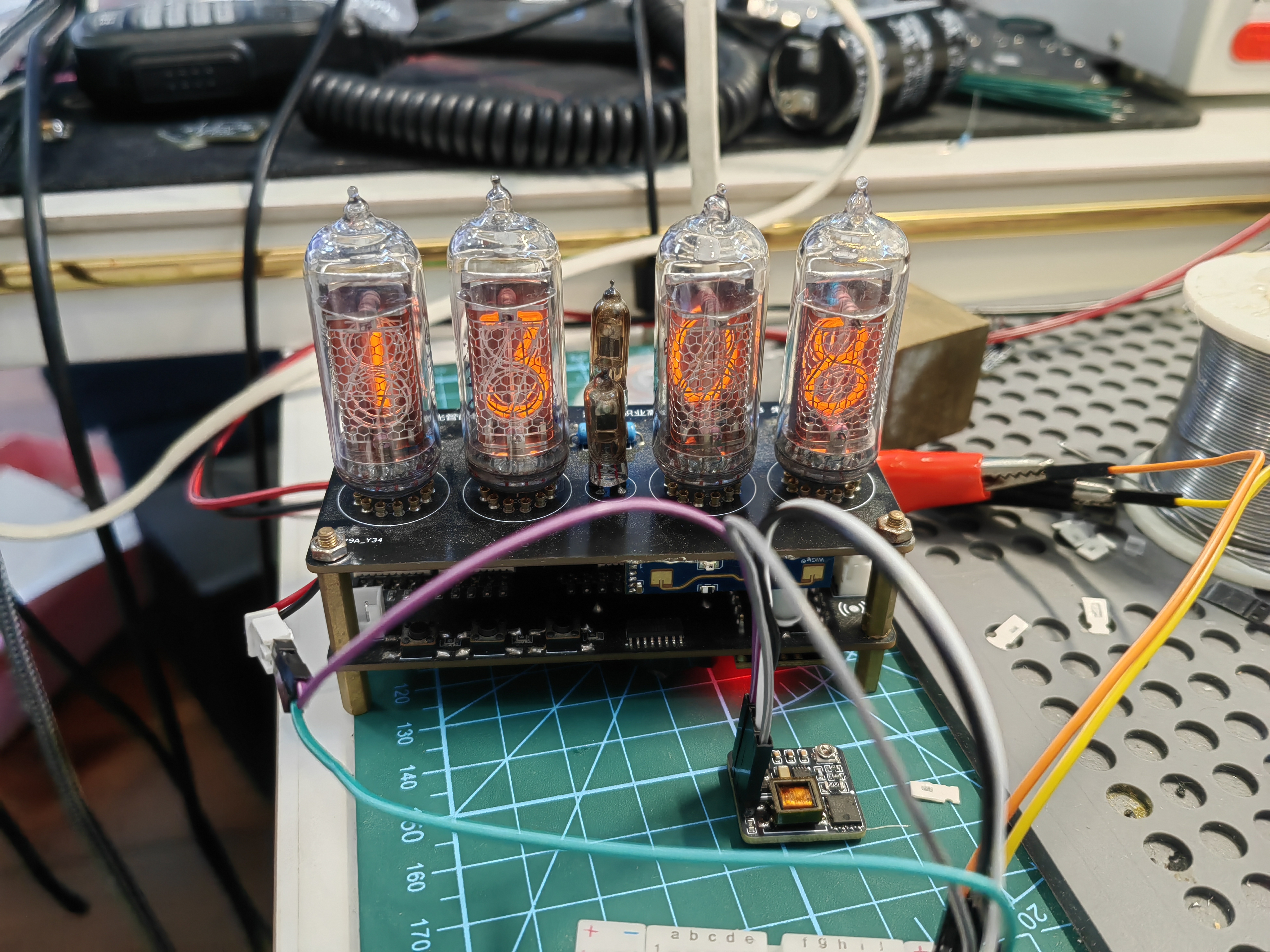 带4个IN14辉光管测试