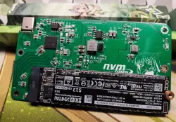10Gbps超高速NVMe/M.2移动硬盘盒-JMS583